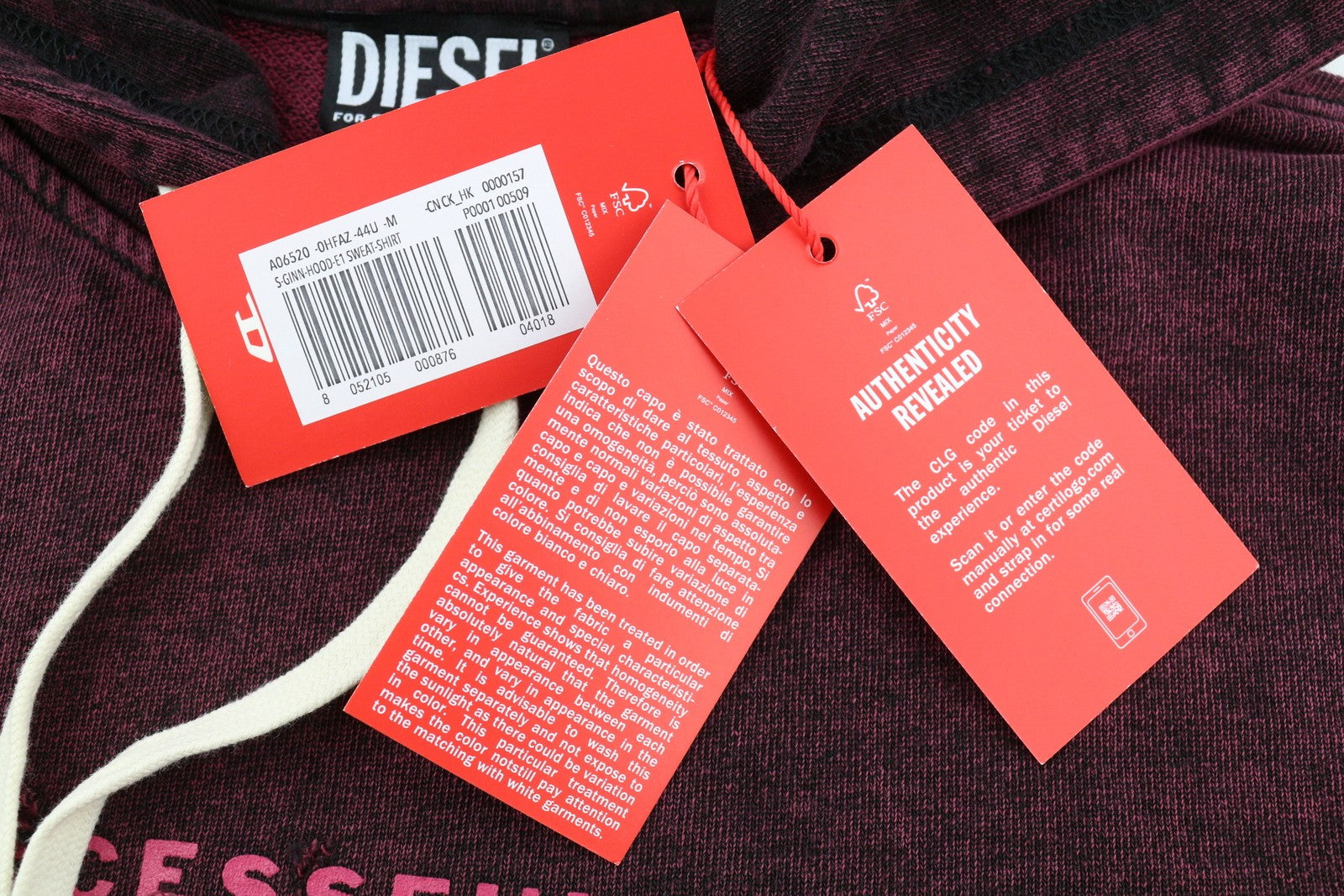 DIESEL S-Ginn-Hood-E1 vyriškas džemperis su gobtuvu M, skalbto bordo spalvos, su gobtuvu, rekomenduojama kaina – 195 € 