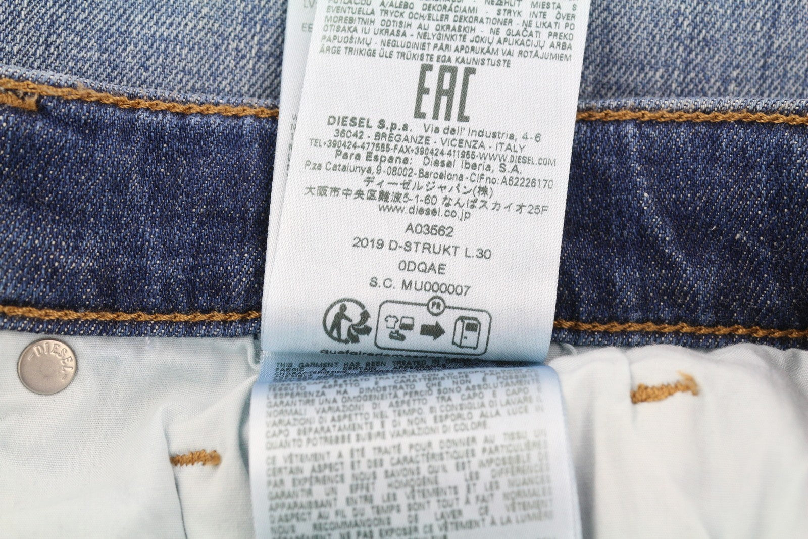 DIESEL 2019 D-Strukt 0DQAE vyriški džinsai W32/L30 Slim Zip Fly Fly Fade Effect RRP 175 € 