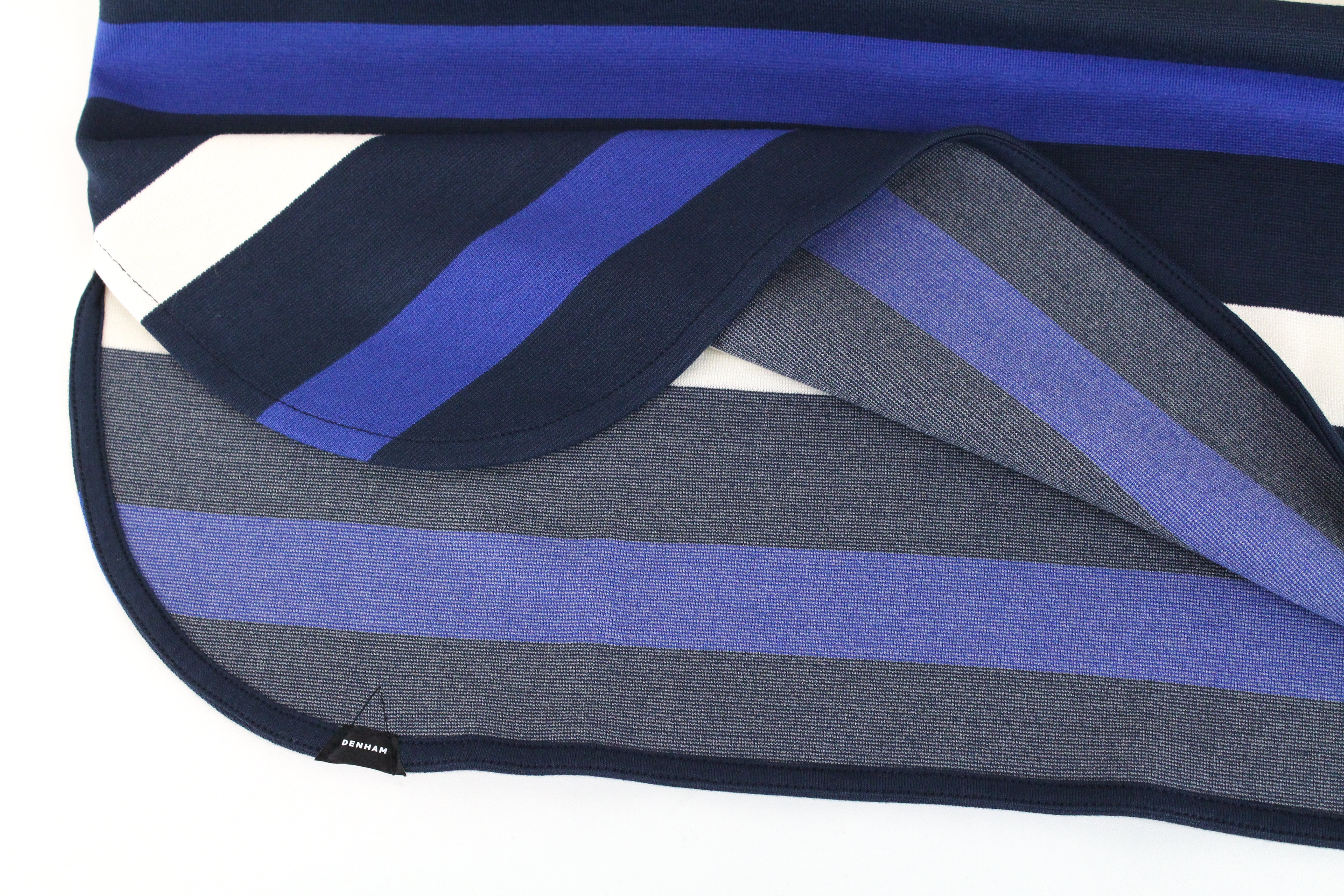 DENHAM Steal moteriška mėlyna raštuota megztinė suknelė virš kelių 