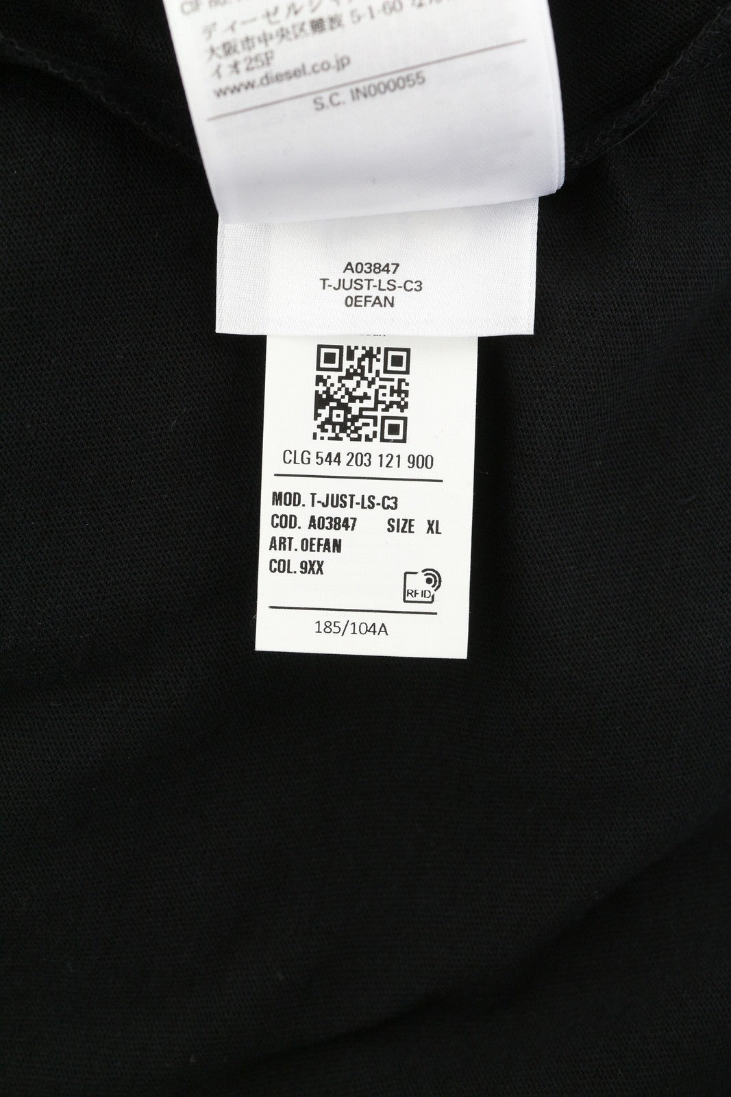 DIESEL T-Just-LS-C3 vyriški marškinėliai XL dydžio, juodi, medvilniniai, apvalia apykakle, ilgomis rankovėmis. Rekomenduojama kaina – 70 €. 