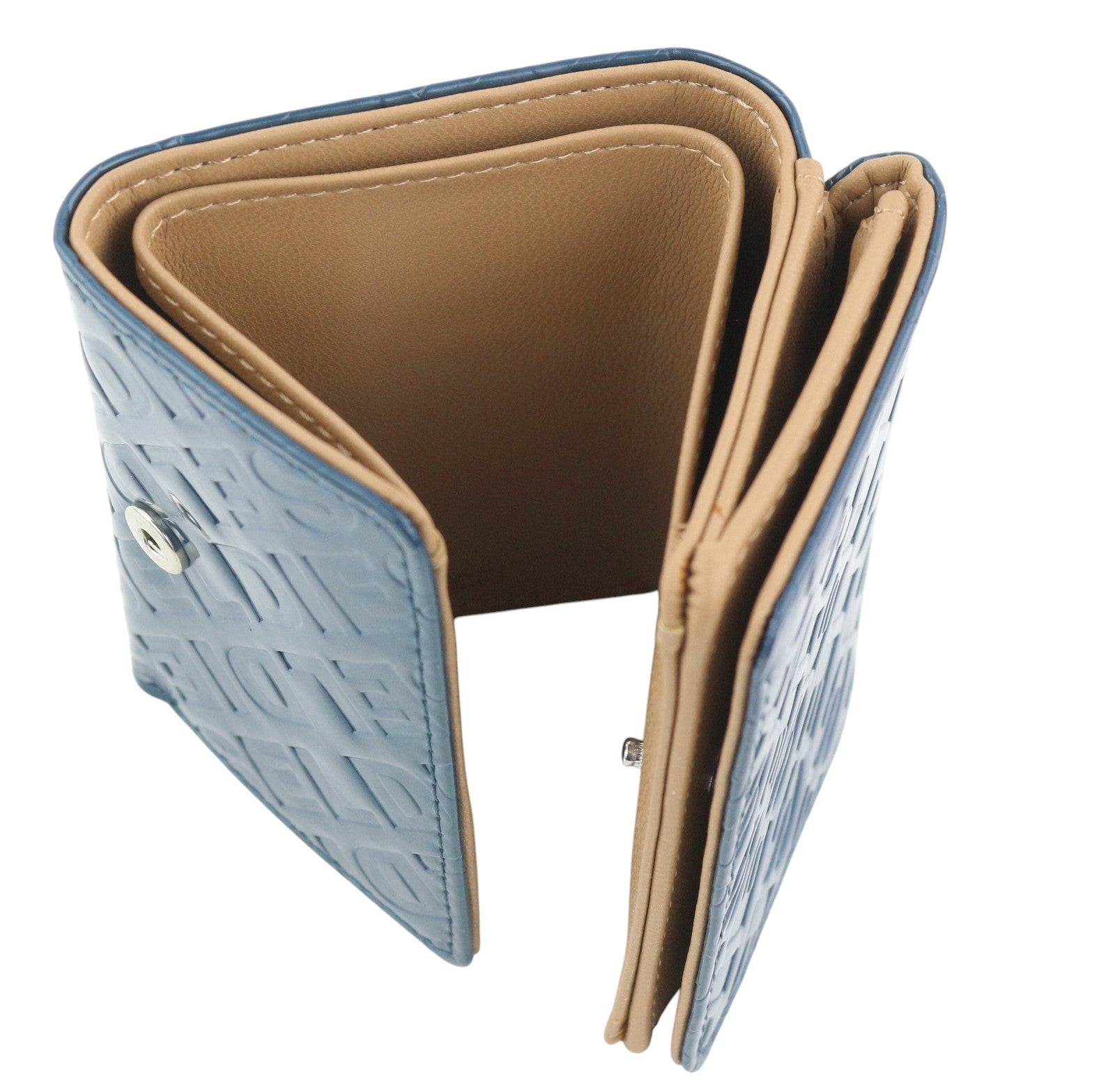 DIESEL Monogram Lorettina moteriška piniginė su mėlyna, ruda dirbtinės odos raštu, rekomenduojama kaina – 100 € 