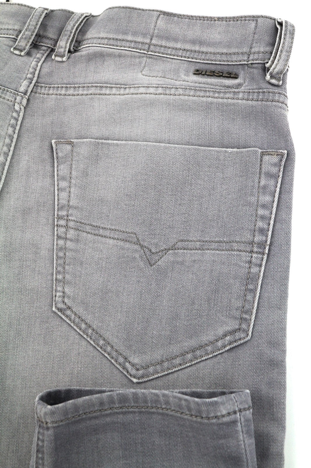 DIESEL Tepphar 0687W vyriški džinsai W30/L32 Slim morkų pilkos spalvos, tamprios, plėšytos medvilnės