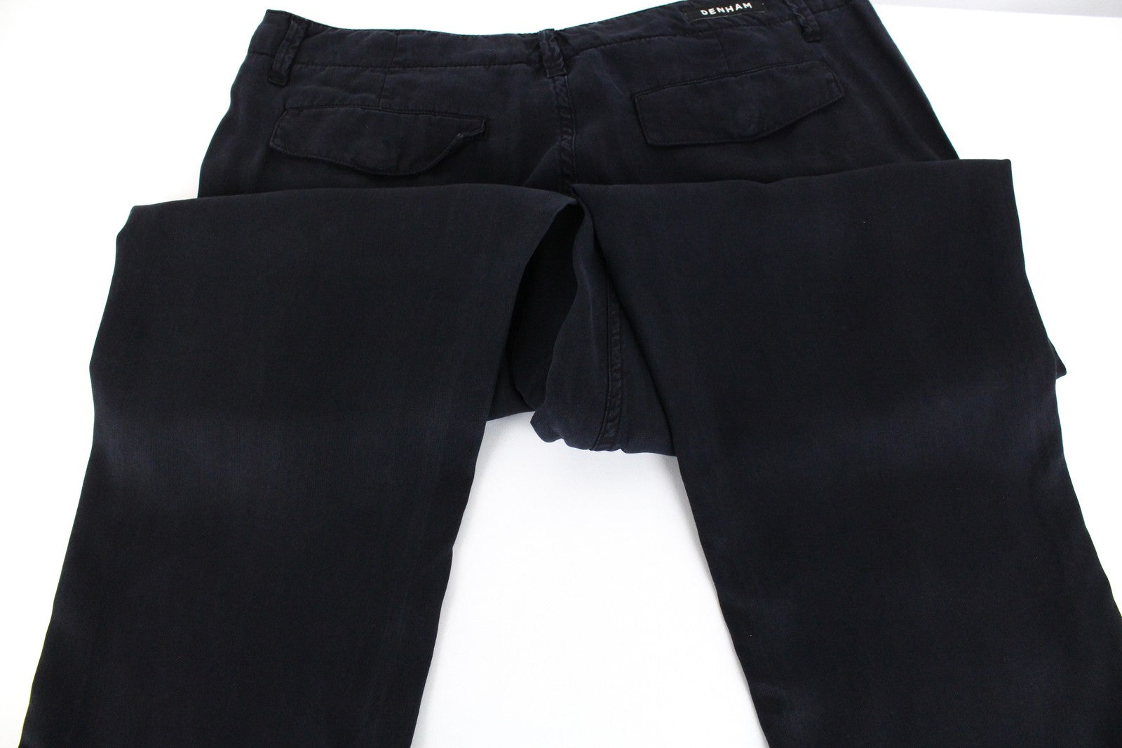 DENHAM Tara moteriškos W25/L26 juodos krovininės kelnės su lengvomis keliomis kišenėmis 