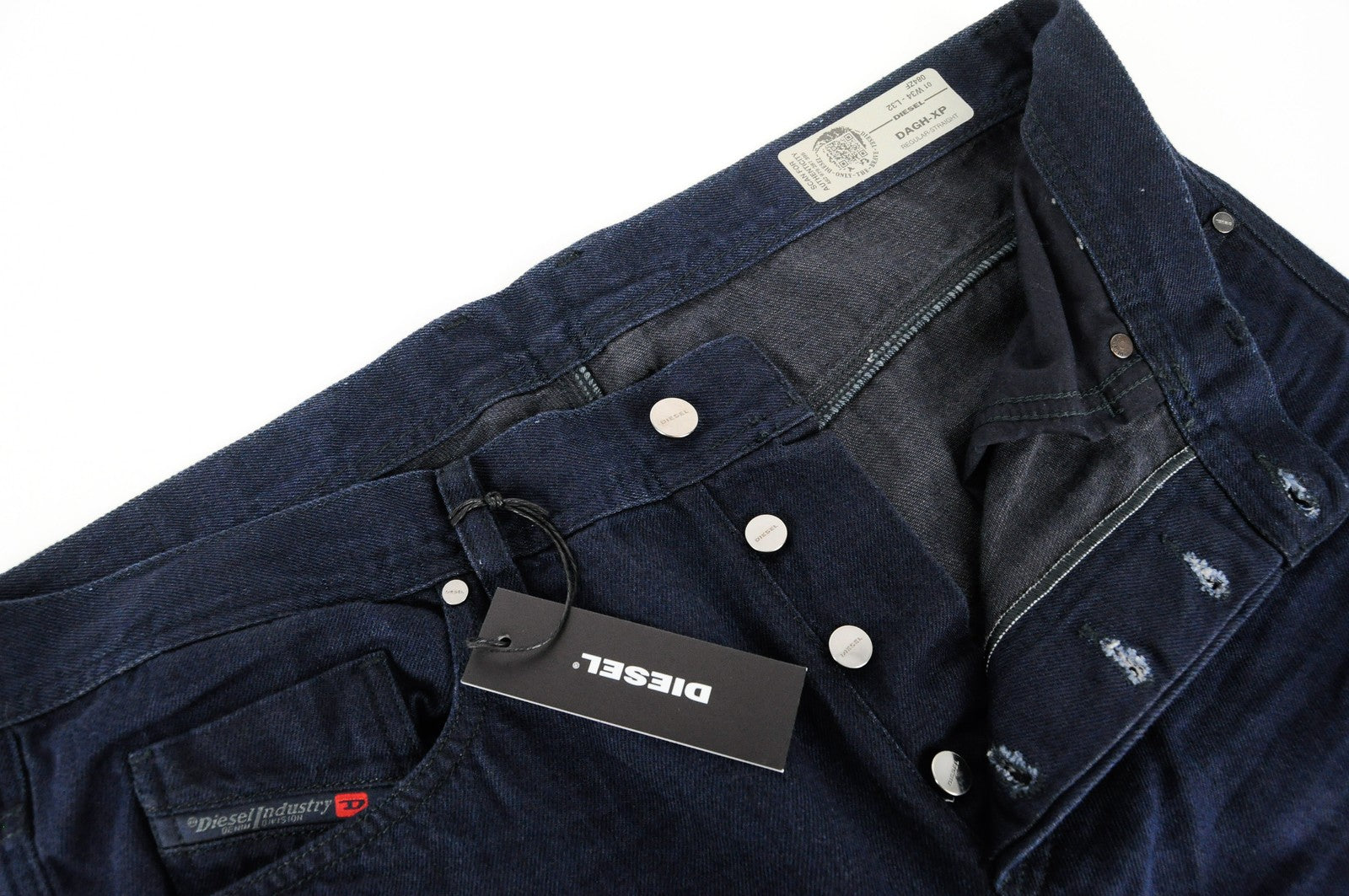 DIESEL Dagh-XP 084ZF vyriški džinsai W34/L32 įprasto kirpimo tiesūs, tamsiai mėlyni, medvilniniai 