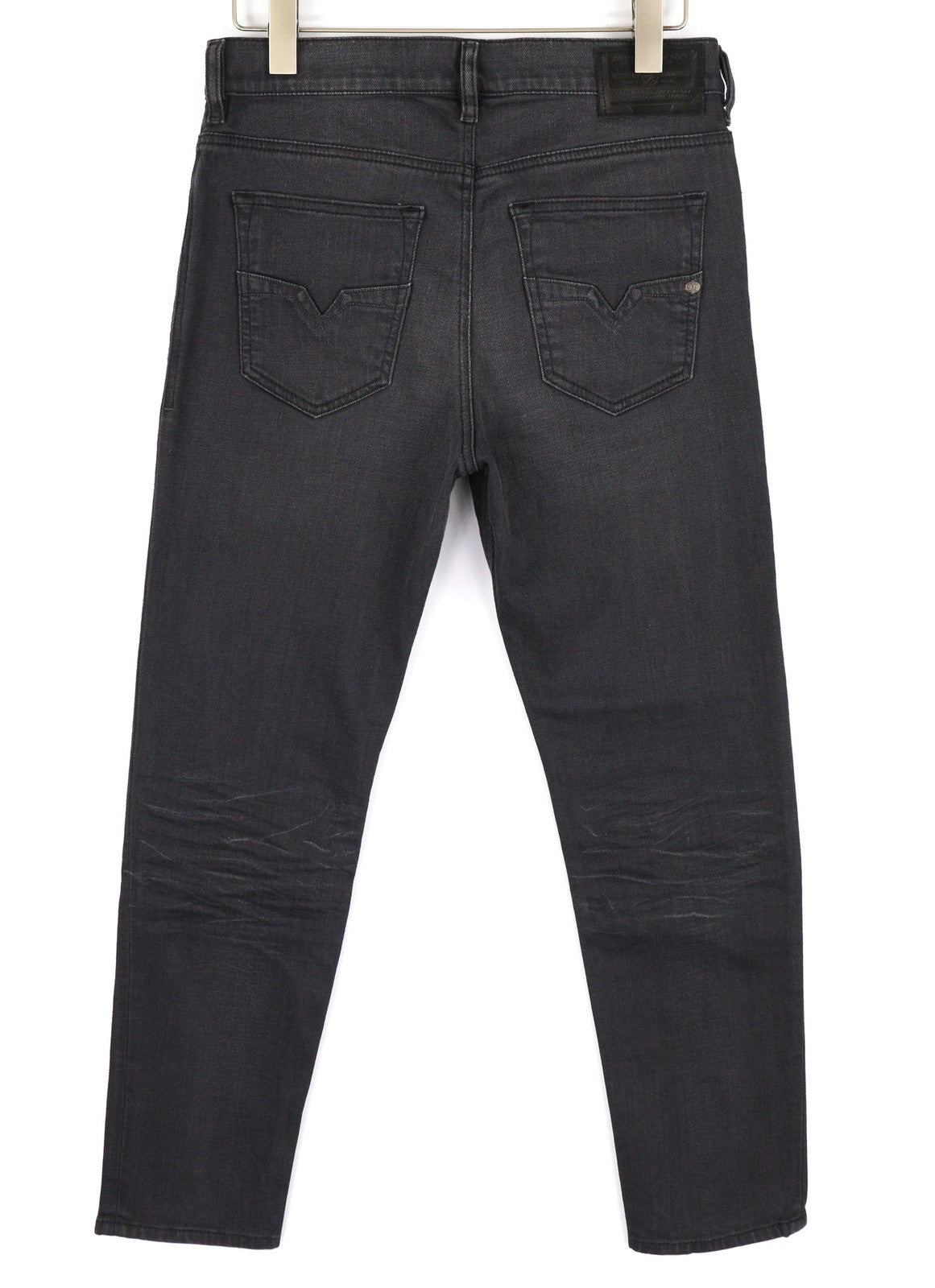 DIESEL Jifer 0859X vyriški džinsai W30/L34 Slim Tapered su sagomis ir juodi, tamprūs 