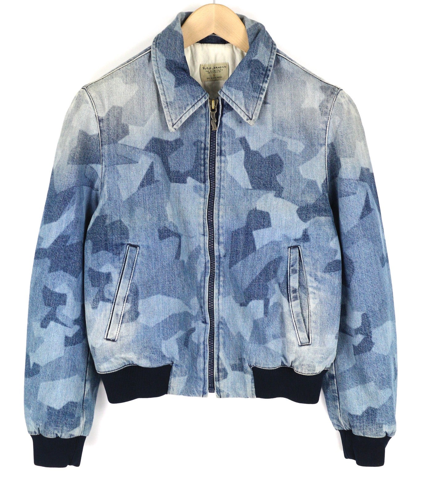 NUDIE Gudrun moteriška striukė M, kamufliažinė, džinsinė, medvilninė, su užtrauktuku ir pamušalu, skalbtos mėlynos kišenės 