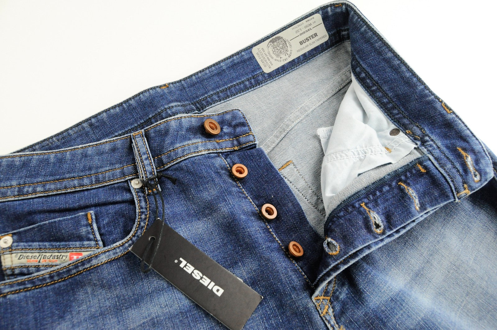 DIESEL Buster R4TW8 vyriški džinsai W30/L32 Slim Tapered mėlyni tamprūs skalbinių džinsai 