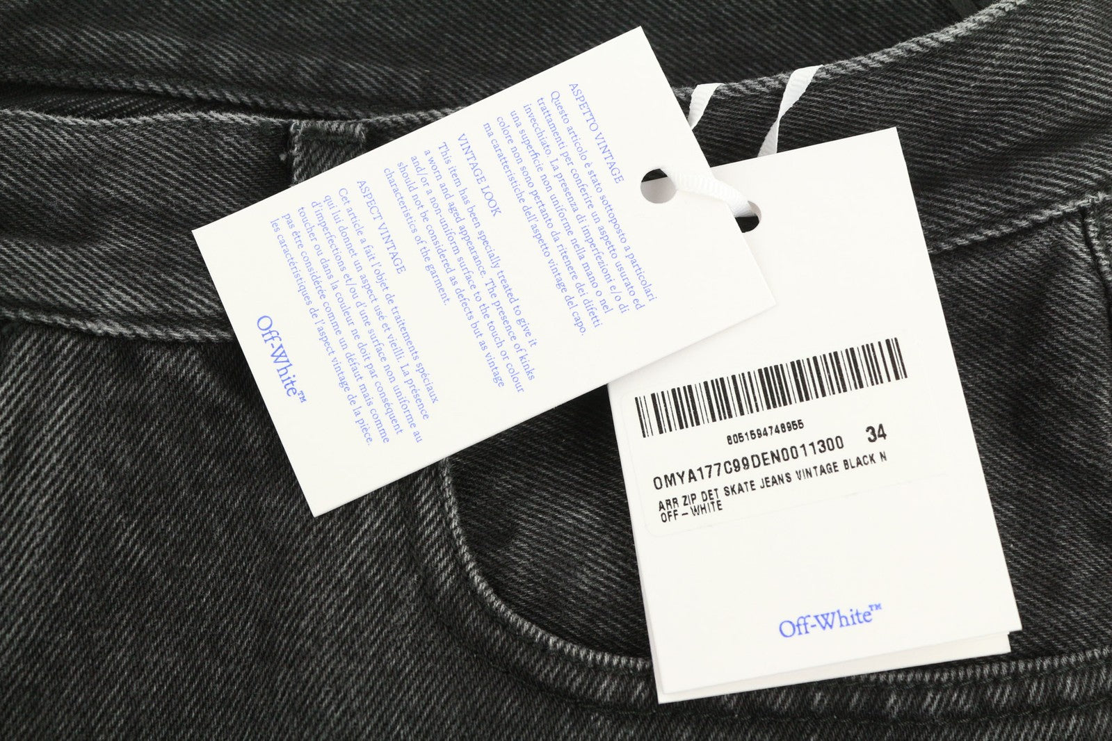 OFF-WHITE vyriški džinsai su užtrauktuku, 34 colių įstrižainės detalėmis, juodi, 100 % medvilnės, rekomenduojama kaina – 550 € 