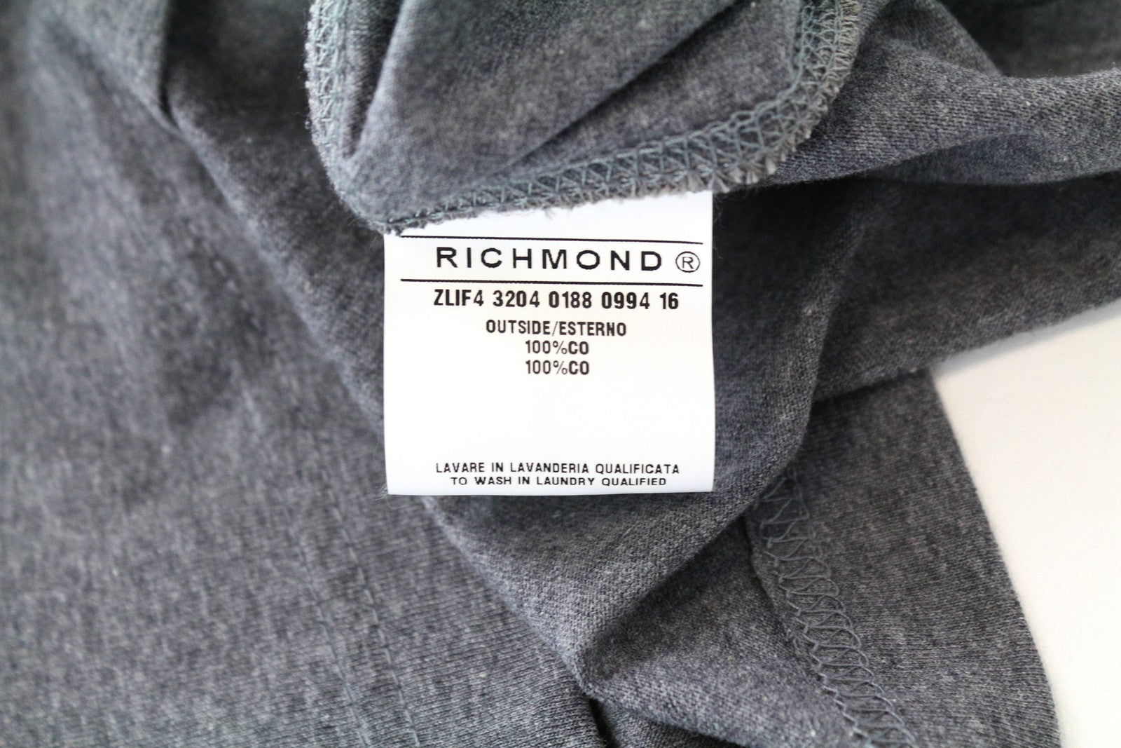 RICHMOND X vyriški marškinėliai ~L tamsiai pilki apvalios apykaklės be rankovių su raštuotu melanžo raštu nugaroje 