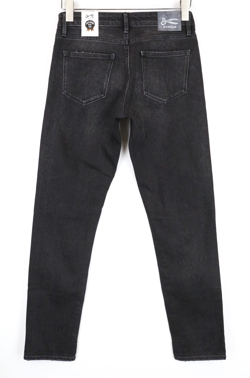 DENHAM Monroe moteriški džinsai W24/L30 siaurėjantys „Girlfriend“ stiliaus, juodi, skalbti 