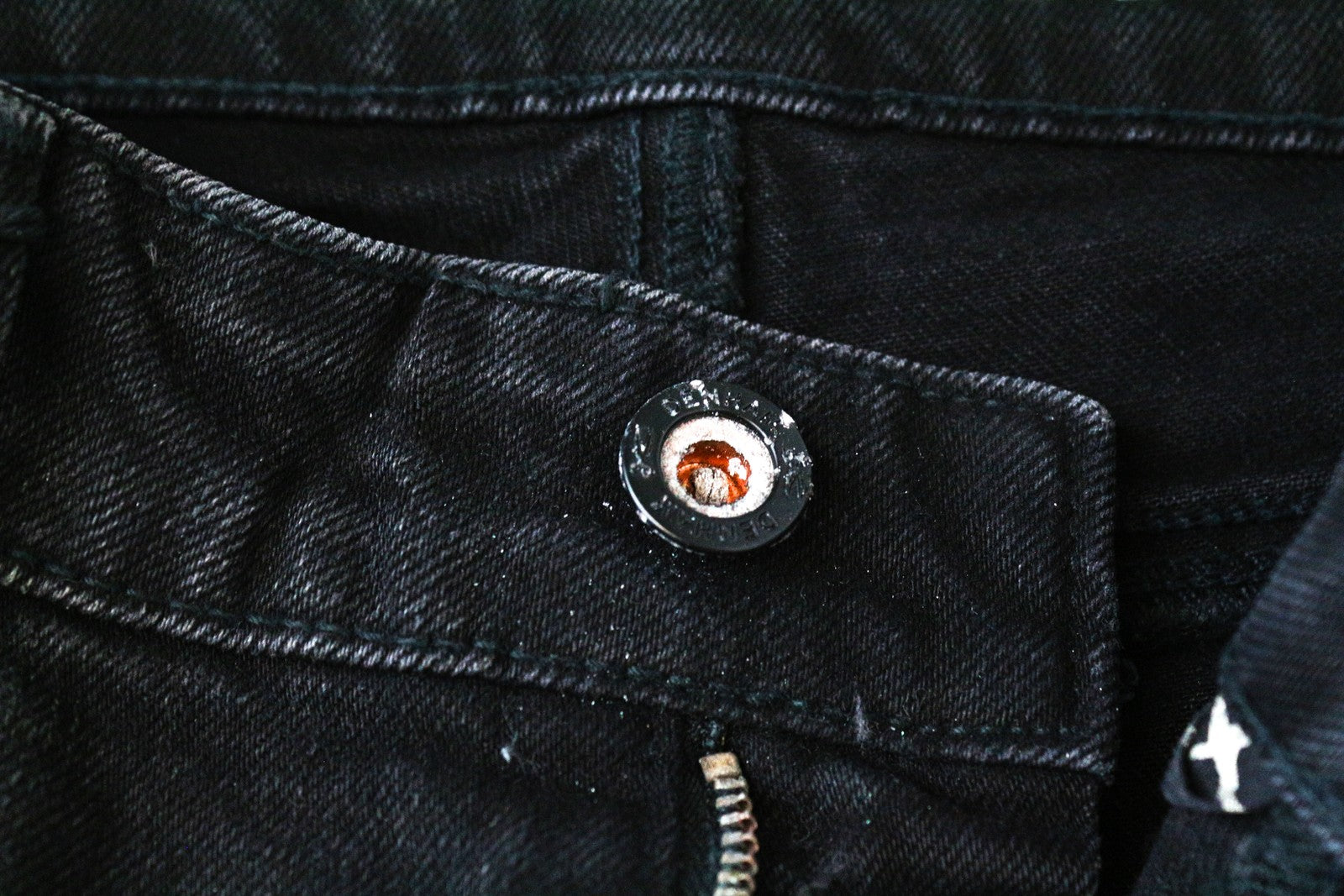 DENHAM Monroe moteriški džinsai W24/L30 siaurėjantys „Girlfriend“ stiliaus, juodi, skalbti 