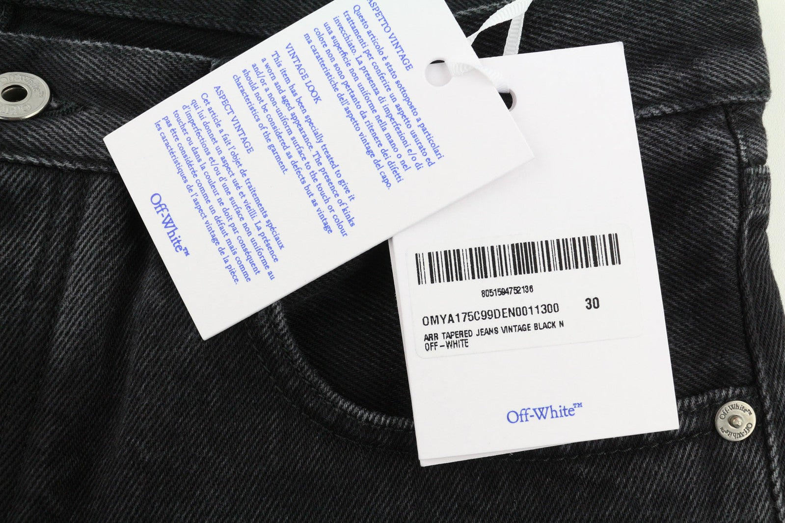 Vyriški džinsai „OFF-WHITE“, 30 dydžio, siaurėjantys, 100 % medvilnės, juodi, su 5 kišenėmis, rekomenduojama mažmeninė kaina – 475 € 