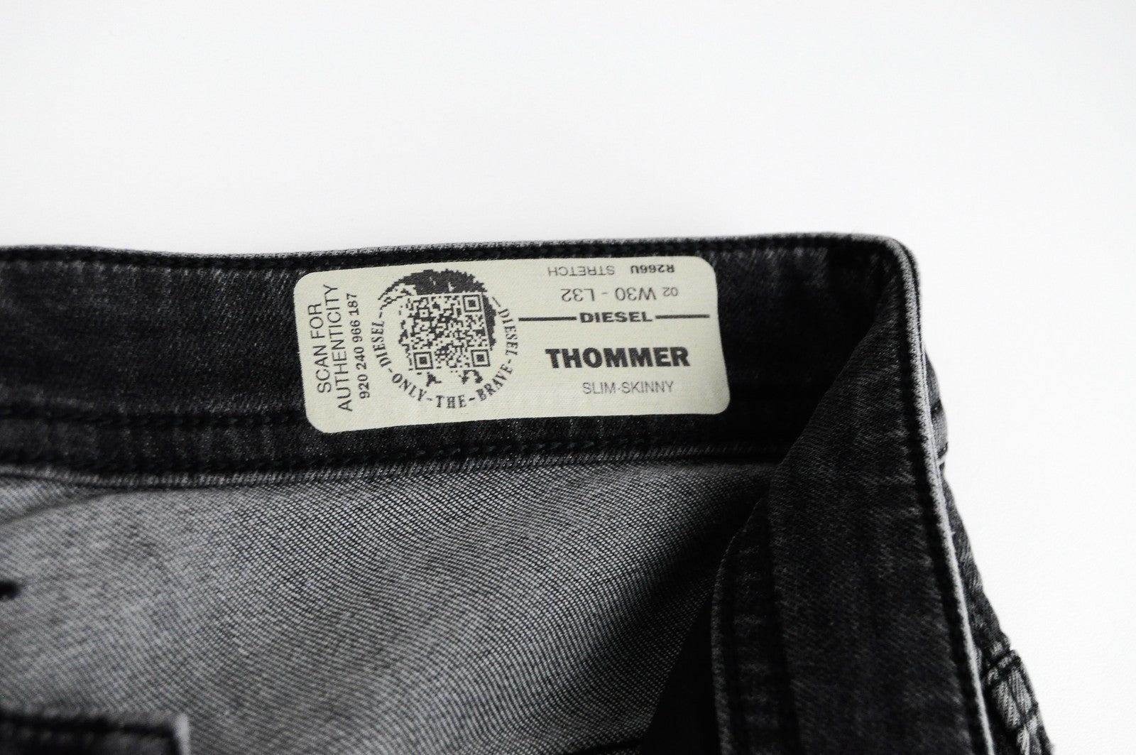 DIESEL Thommer R266U vyriški džinsai W30/L32 Slim Skinny Fit pilki skalbti džinsai 