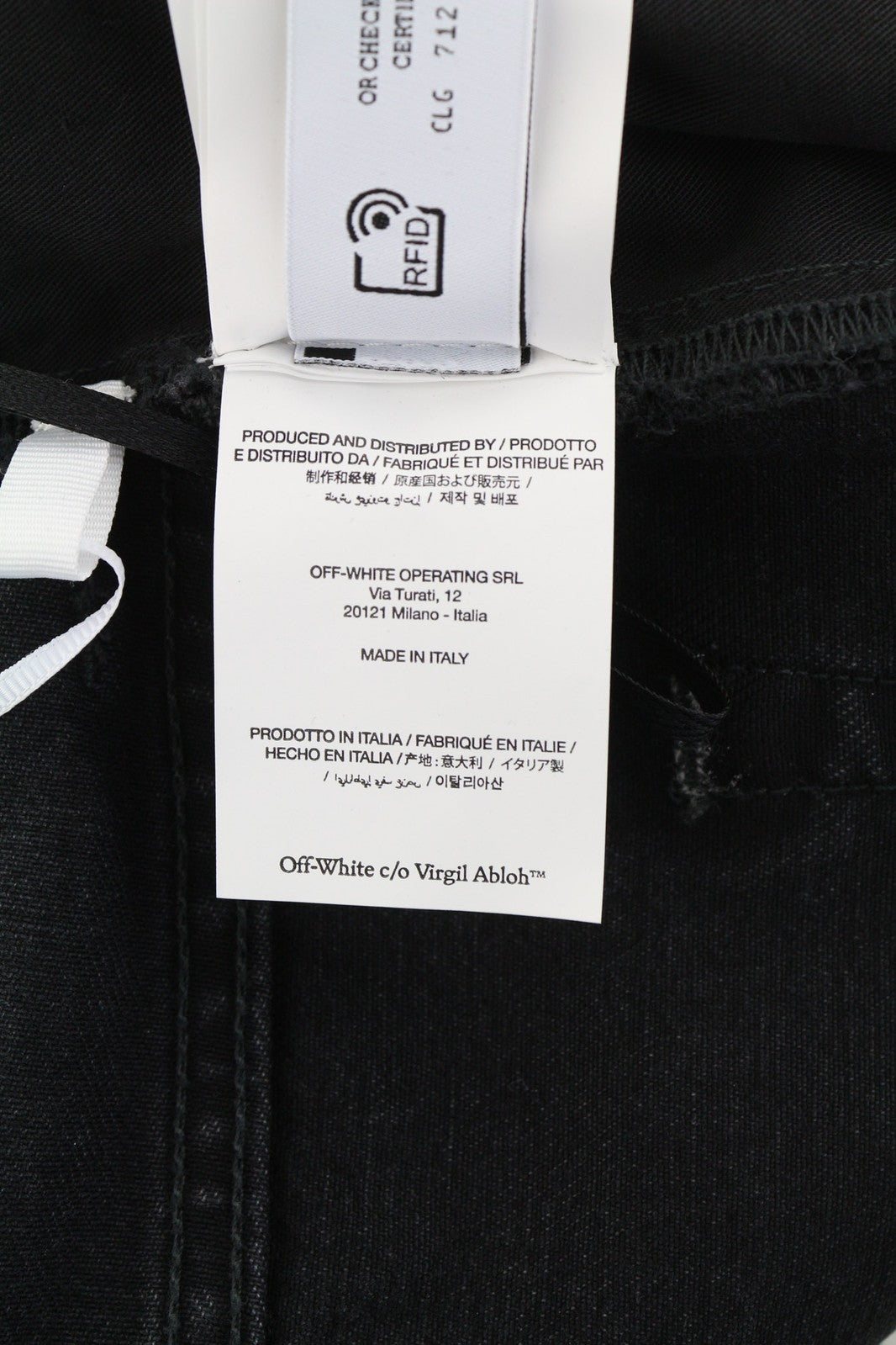 OFF-WHITE vyriški džinsai, 32 cm pločio, vintažiniai, juodi, grynos medvilnės, 5 kišenės, rekomenduojama mažmeninė kaina – 650 € 