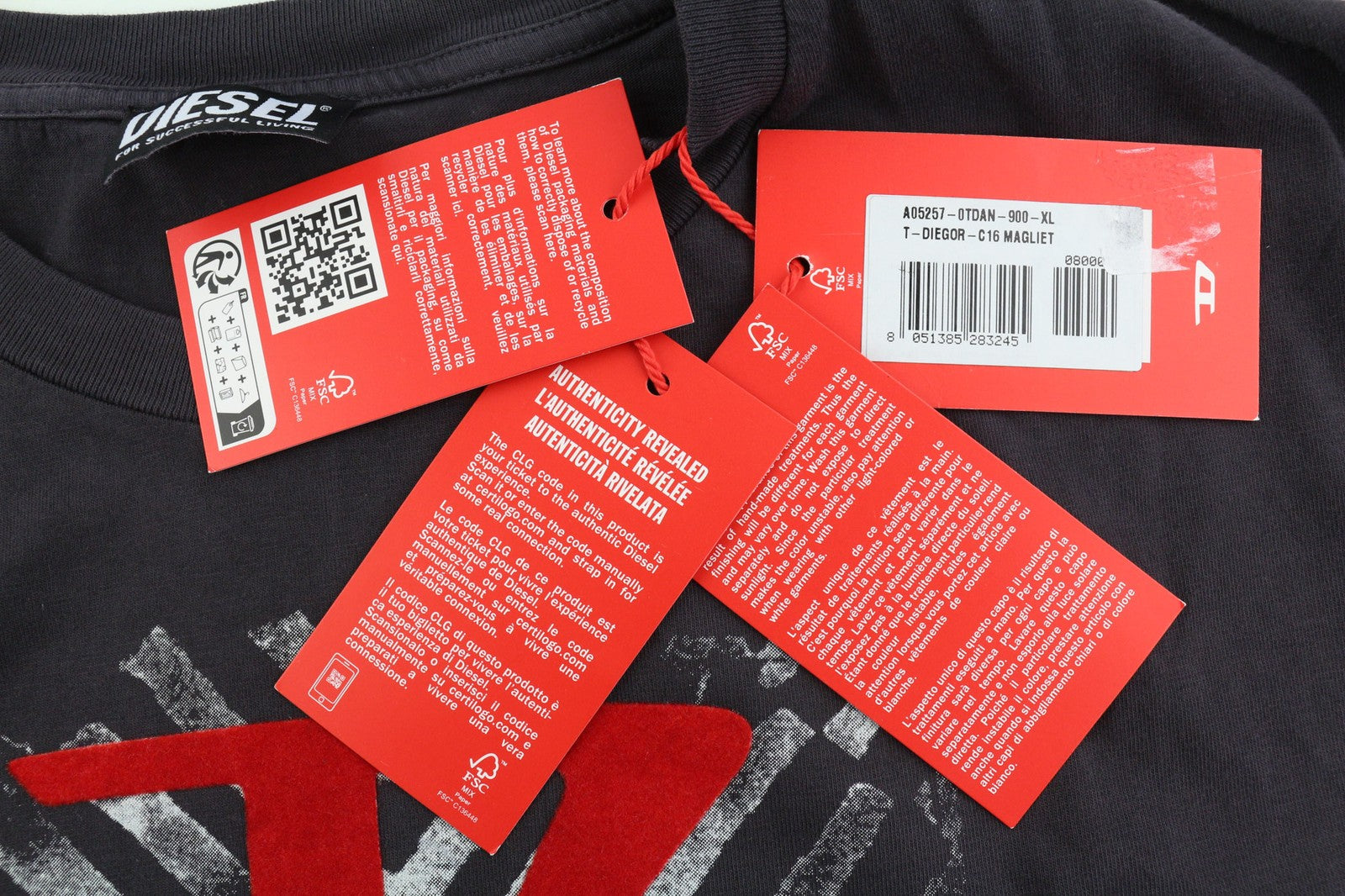 DIESEL T-Diegor-C16 vyriški marškinėliai, XL dydžio, trumpomis rankovėmis, apvalia apykakle, juodi, rekomenduojama kaina – 70 € 