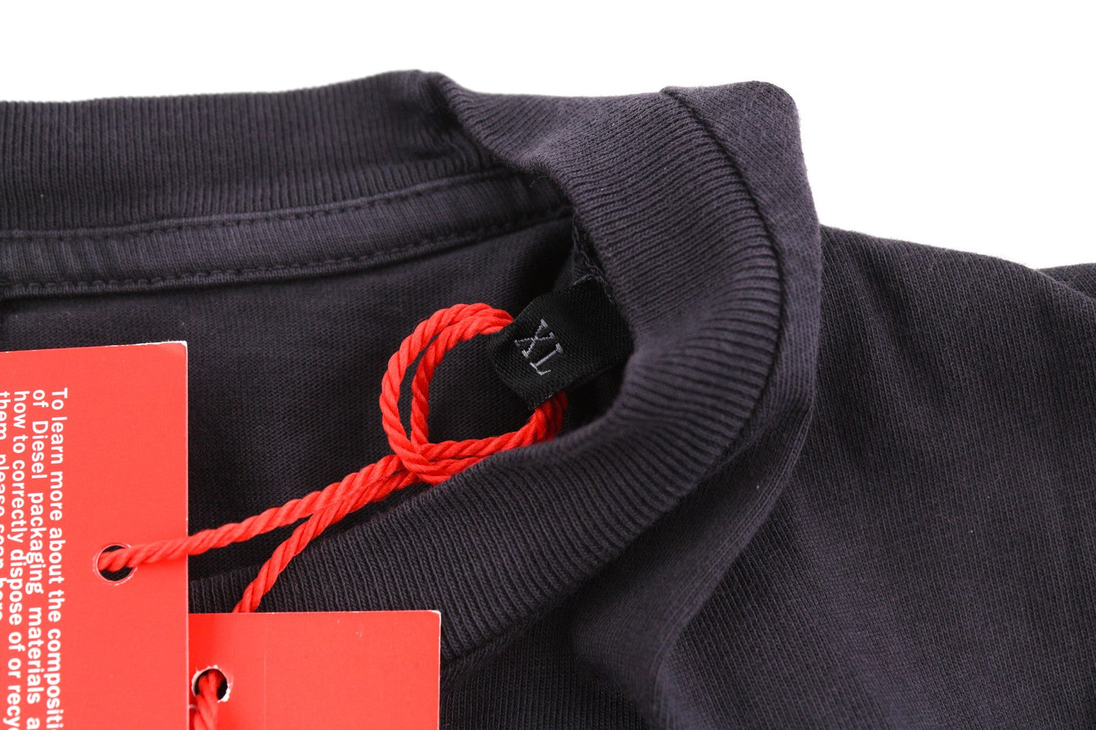 DIESEL T-Diegor-C16 vyriški marškinėliai, XL dydžio, trumpomis rankovėmis, apvalia apykakle, juodi, rekomenduojama kaina – 70 € 