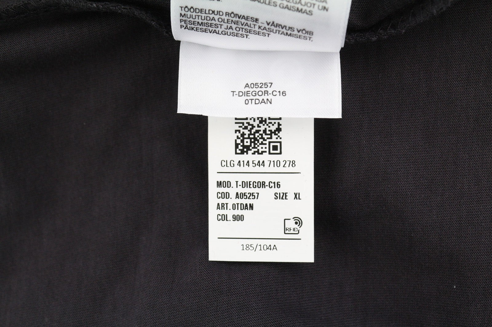 DIESEL T-Diegor-C16 vyriški marškinėliai, XL dydžio, trumpomis rankovėmis, apvalia apykakle, juodi, rekomenduojama kaina – 70 € 