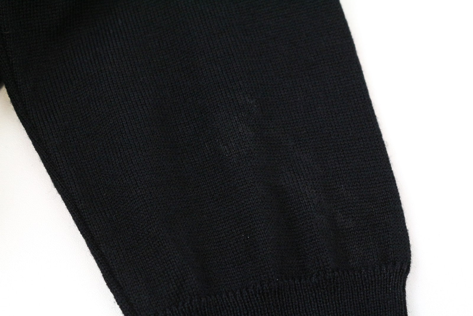 RICHMOND X vyriškas megztinis 50 % grynos vilnos, dryžuotas, juodas su užrašu 