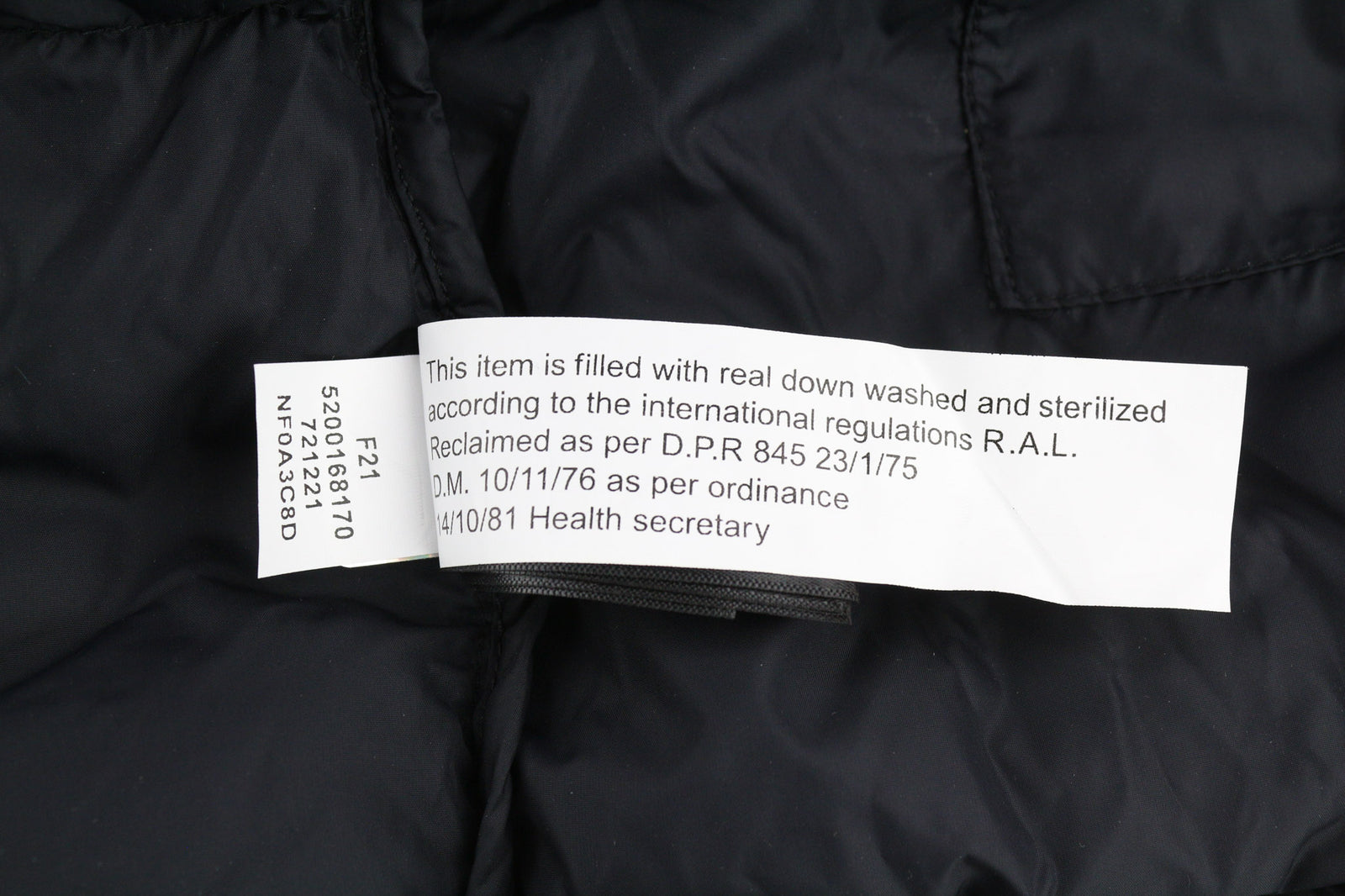 „THE NORTH FACE 1996 Retro Nuptse“ vyriška striukė L 700 su izoliuotu gobtuvu ir pūkomis 