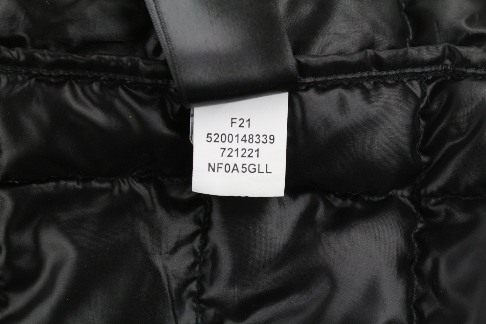 THE NORTH FACE ThermoBall Eco vyriška striukė XL dydžio, juoda, su logotipu, izoliuota, dygsniuota užtrauktuku. 