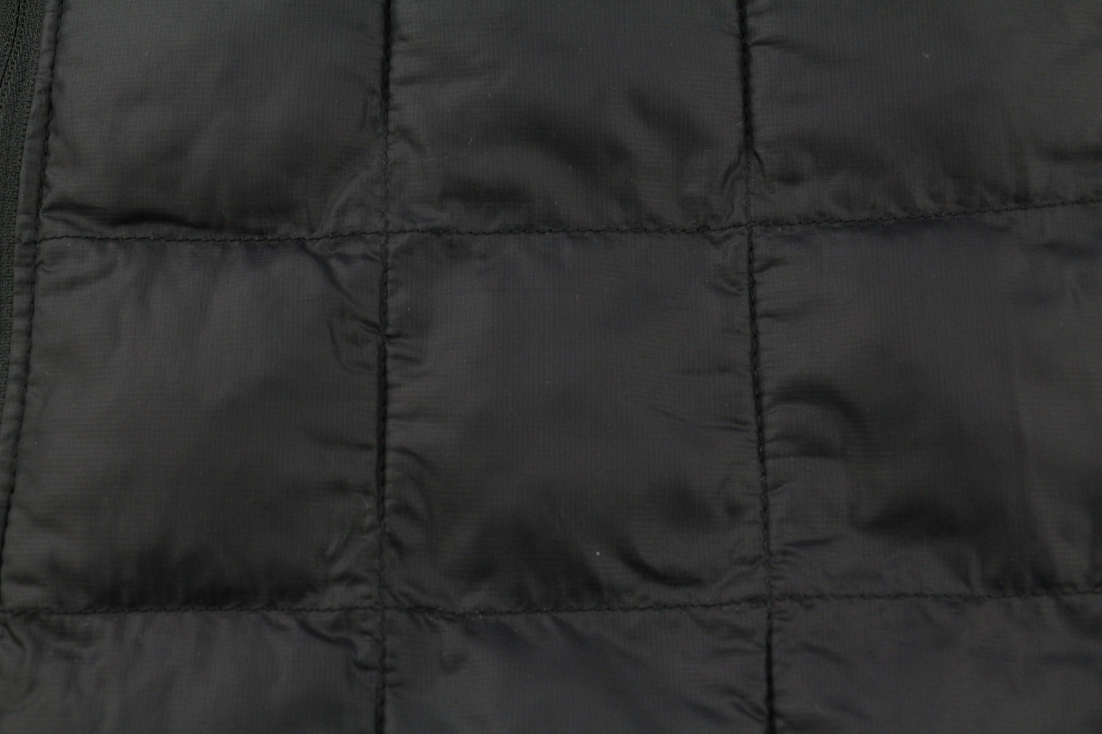 THE NORTH FACE ThermoBall Eco vyriška striukė XL dydžio, juoda, su logotipu, izoliuota, dygsniuota užtrauktuku. 