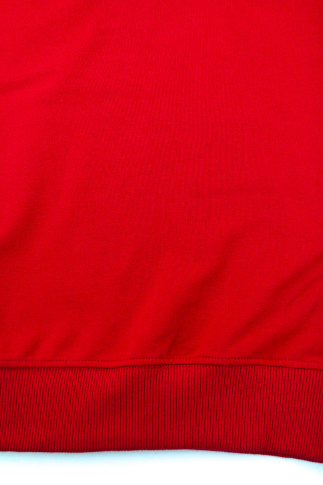 AQUASCUTUM FCIA26 vyriškas džemperis su gobtuvu, raudonas, su kengūros kišene ir logotipu. 