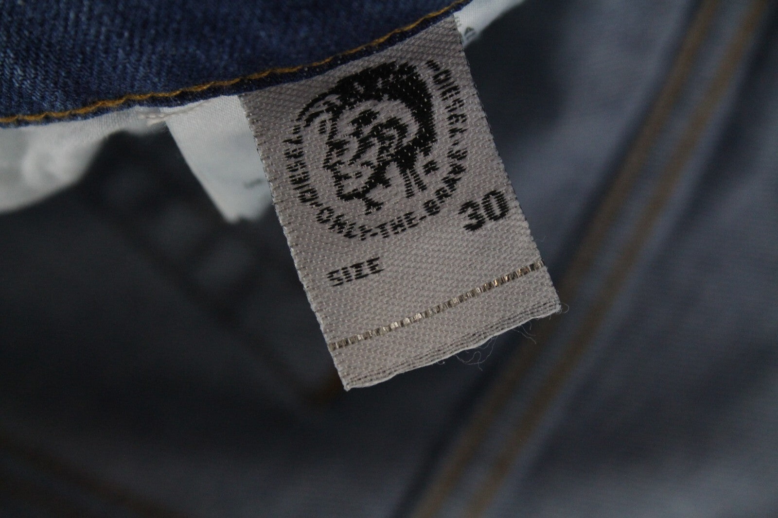 DIESEL Tepphar-X R8XA3 vyriški mėlyni ploni morkų spalvos džinsai W30/L34 tamprūs skalbinių spalvos džinsai 