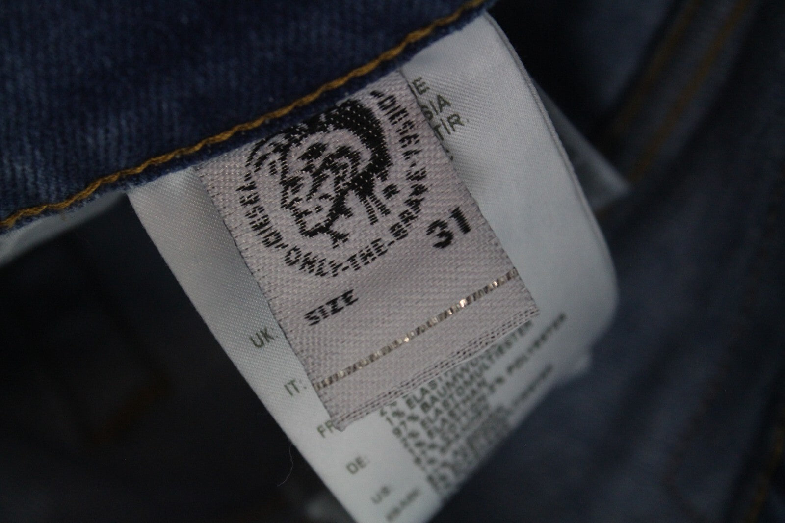 DIESEL Tepphar-X R8XA3 vyriški mėlyni ploni morkų kirpimo džinsai W31/L34 skalbto džinso spalvos 