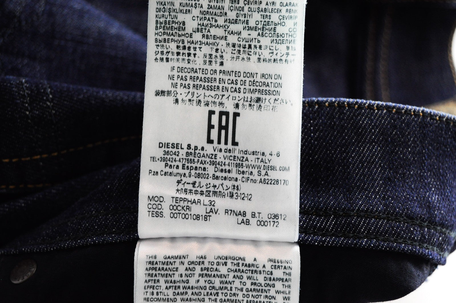 DIESEL Tepphar R7NA8 vyriški mėlyni džinsai W28/L32 Slim Carrot Sendinto Dramblio Kaulo Stiliaus 