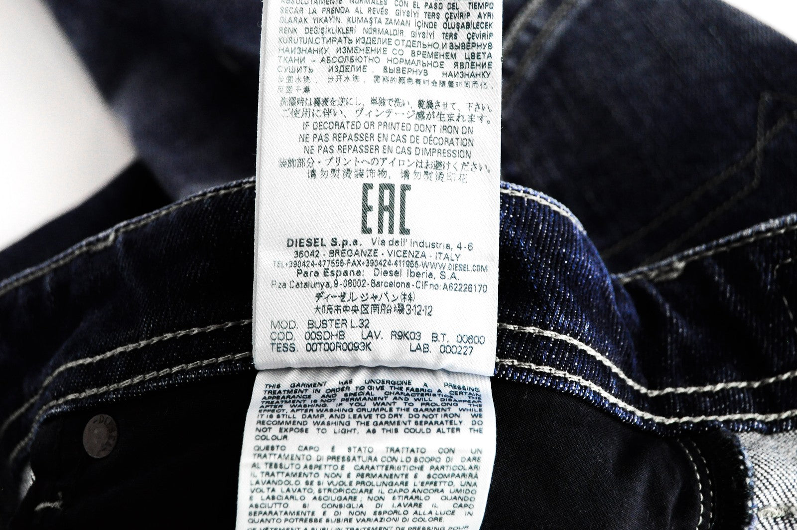 DIESEL Buster R9K03 vyriški mėlyni džinsai W28/L32 Slim Tapered Stained Distressed 