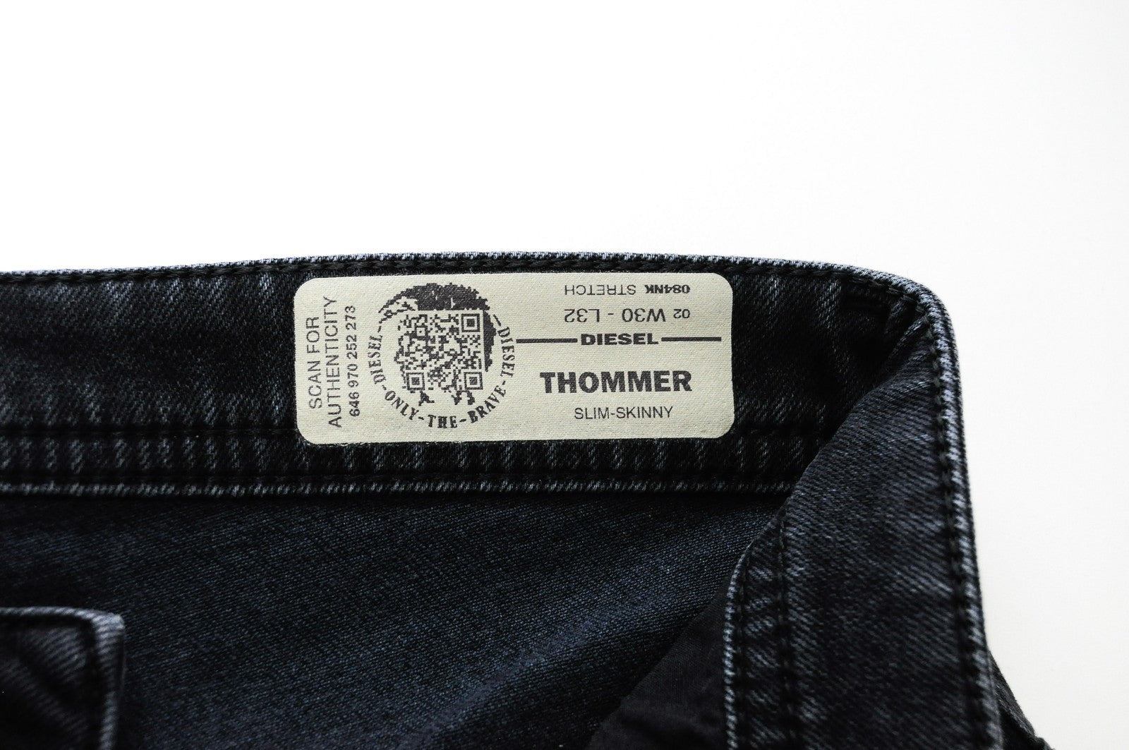 DIESEL Thommer 084NK vyriški džinsai W30/L32 tamsiai ploni ploni medvilniniai tampriai 