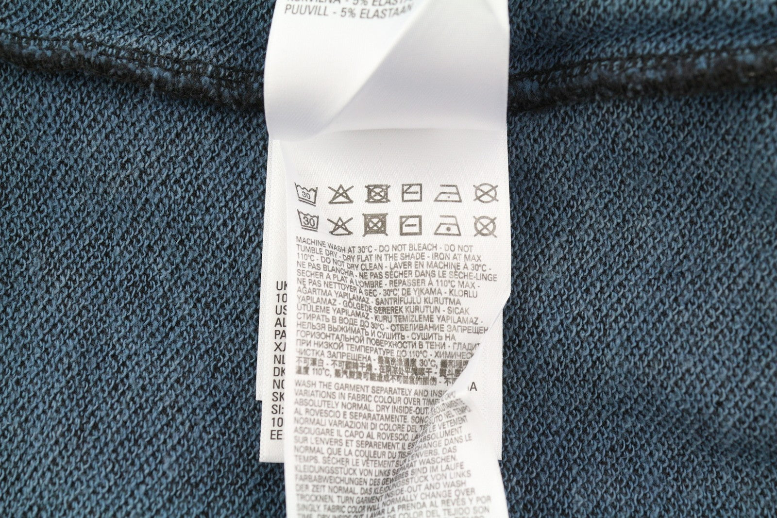 DIESEL S-Ginn-Hood-E1 vyriškas džemperis su gobtuvu M, pilkos spalvos, su gobtuvu, kengūros spalvos, rekomenduojama kaina – 195 € 