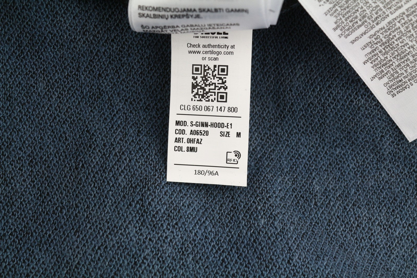 DIESEL S-Ginn-Hood-E1 vyriškas džemperis su gobtuvu M, pilkos spalvos, su gobtuvu, kengūros spalvos, rekomenduojama kaina – 195 € 