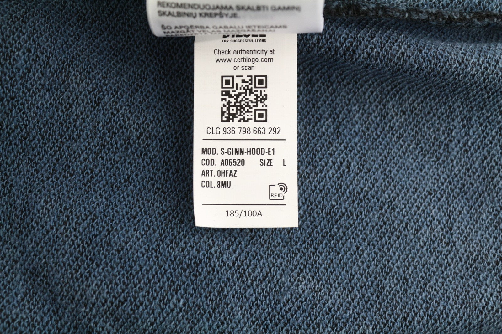 DIESEL S-Ginn-Hood-E1 vyriškas džemperis su gobtuvu L, pilkas, su gobtuvu, kengūros spalvos, rekomenduojama kaina – 195 € 