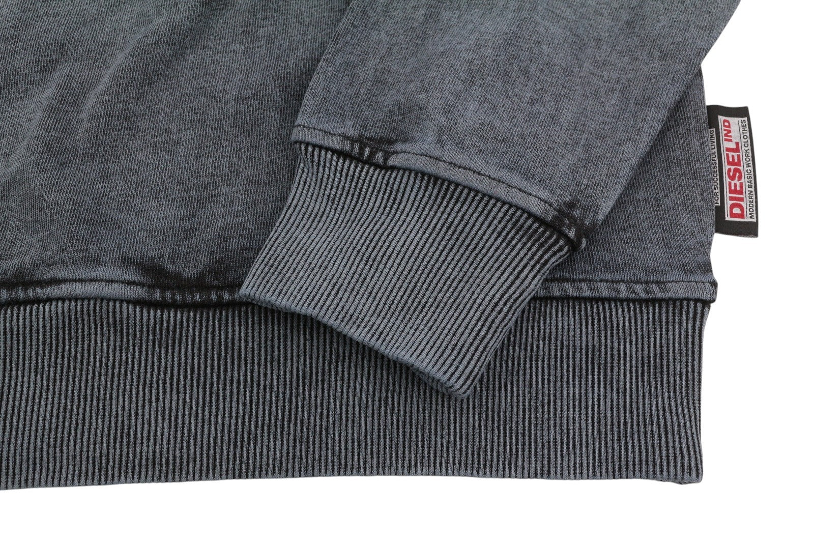 DIESEL S-Ginn-Hood-E1 vyriškas džemperis su gobtuvu L, pilkas, su gobtuvu, kengūros spalvos, rekomenduojama kaina – 195 € 