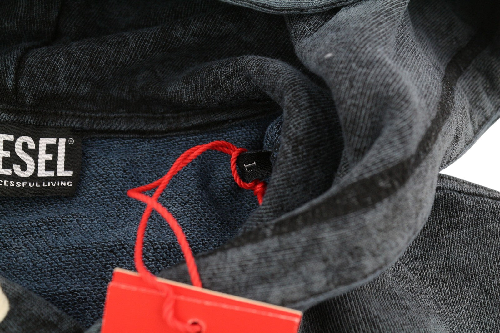 DIESEL S-Ginn-Hood-E1 vyriškas džemperis su gobtuvu L, pilkas, su gobtuvu, kengūros spalvos, rekomenduojama kaina – 195 € 