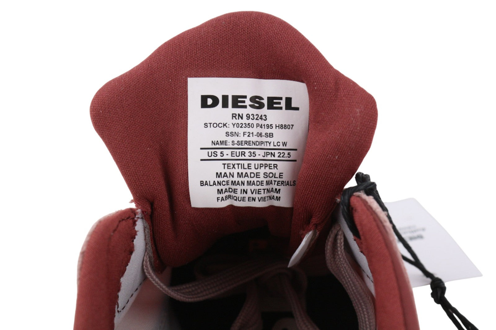 DIESEL S-Serendipity LC moteriški sportbačiai, EU35, UK3, suvarstomi, žemakulniai, violetiniai, rekomenduojama kaina – 150 € 