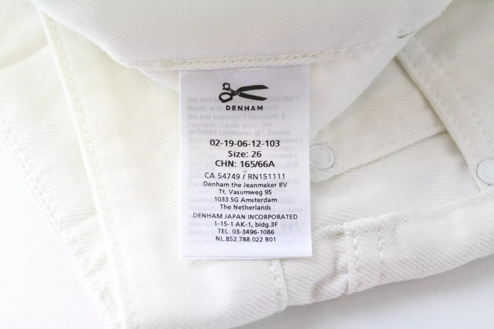 DENHAM Melrose moteriški šortai W26 balkšvi su sagomis džinsinio audinio, grynos medvilnės 