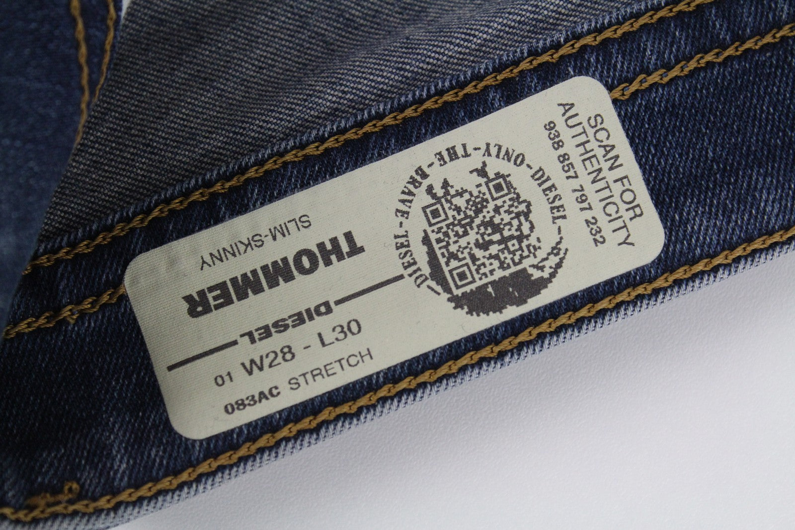 DIESEL Thommer 083AC vyriški džinsai W28/L30 Slim Fit Skinny mėlyni su plėšytomis medvilnės juostelėmis 