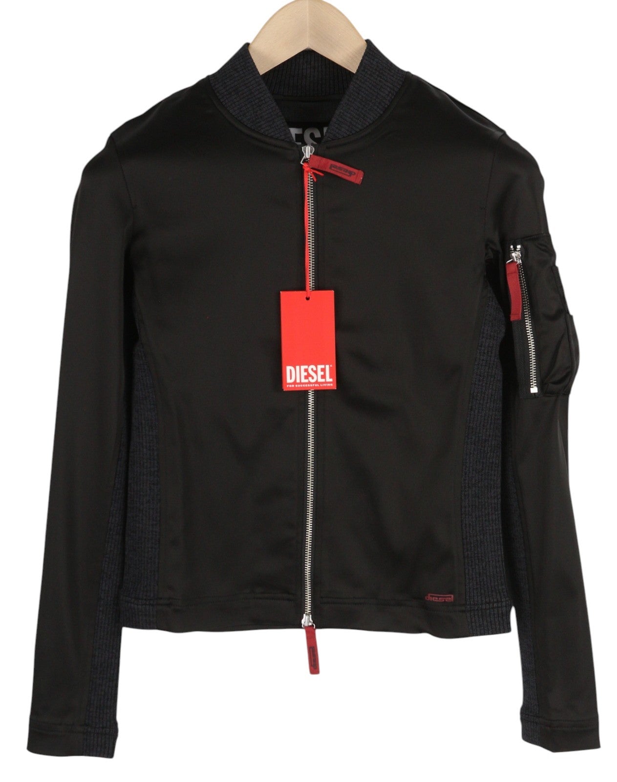 DIESEL T-Opuntia moteriškas švarkas L, juodas, su užtrauktuku ir kišenėmis, rekomenduojama kaina – 250 € 