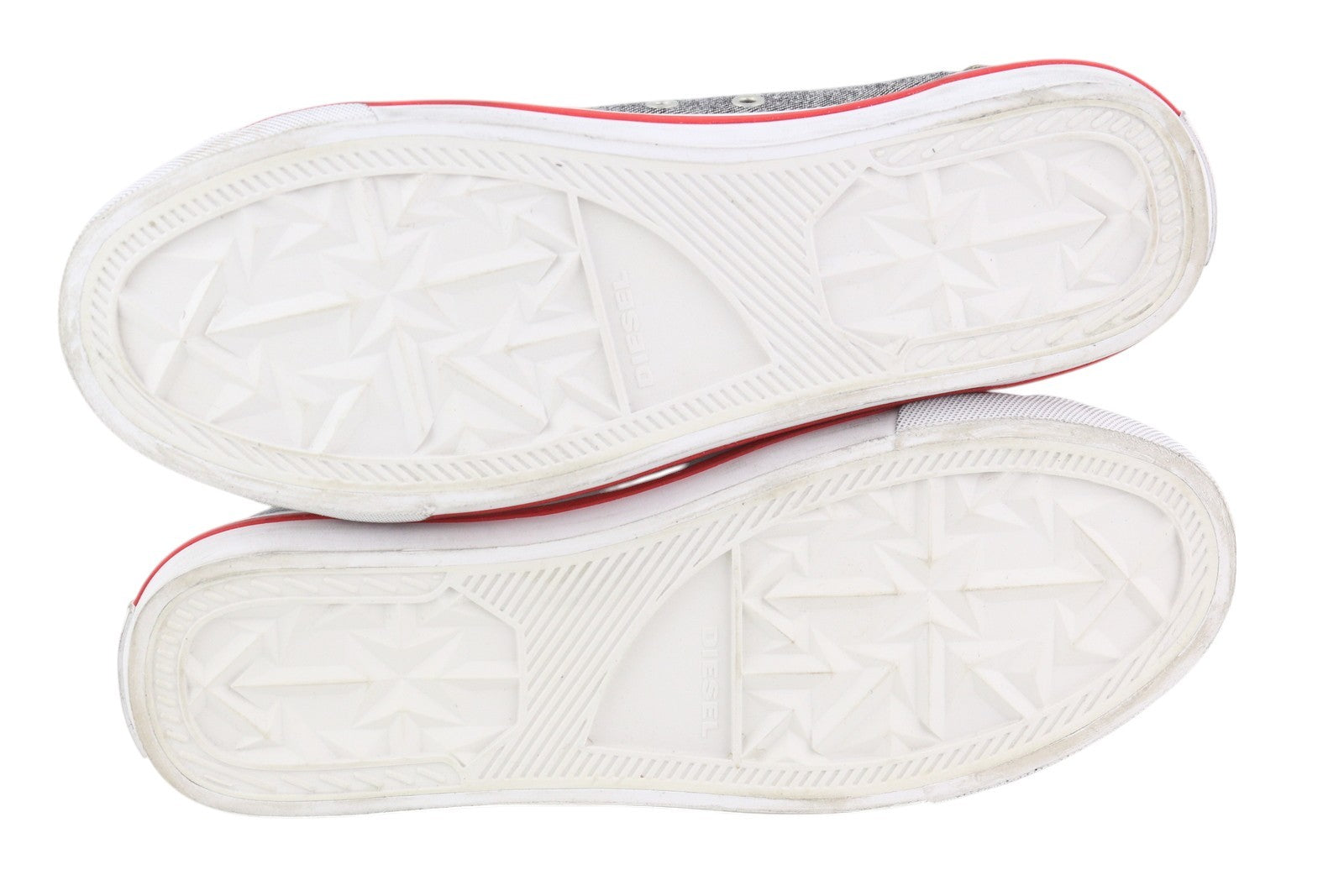 DIESEL S-Athos žemakulniai vyriški sportbačiai, EU41, juodi džinsiniai, suvarstomi, migdolų spalvos, rekomenduojama kaina – 160 € 