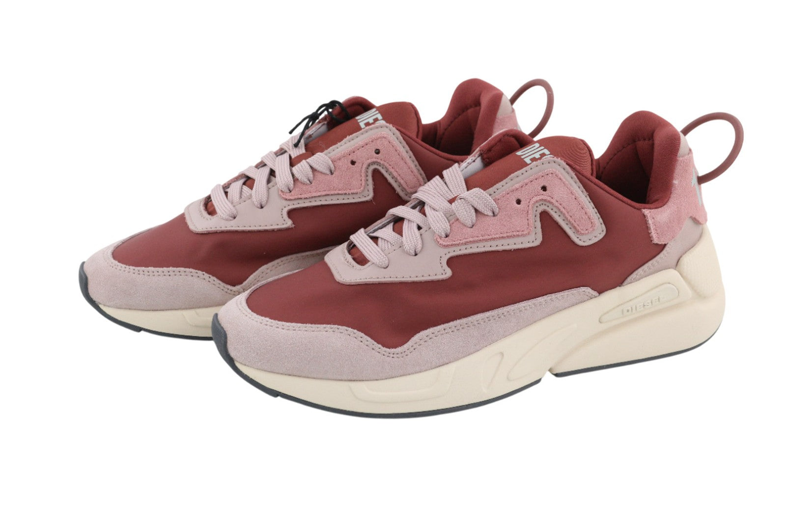 DIESEL S-Serendipity LC moteriški sportbačiai, EU36.5, UK4.5, suvarstomi žemakulniai, violetiniai, rekomenduojama kaina – 150 € 