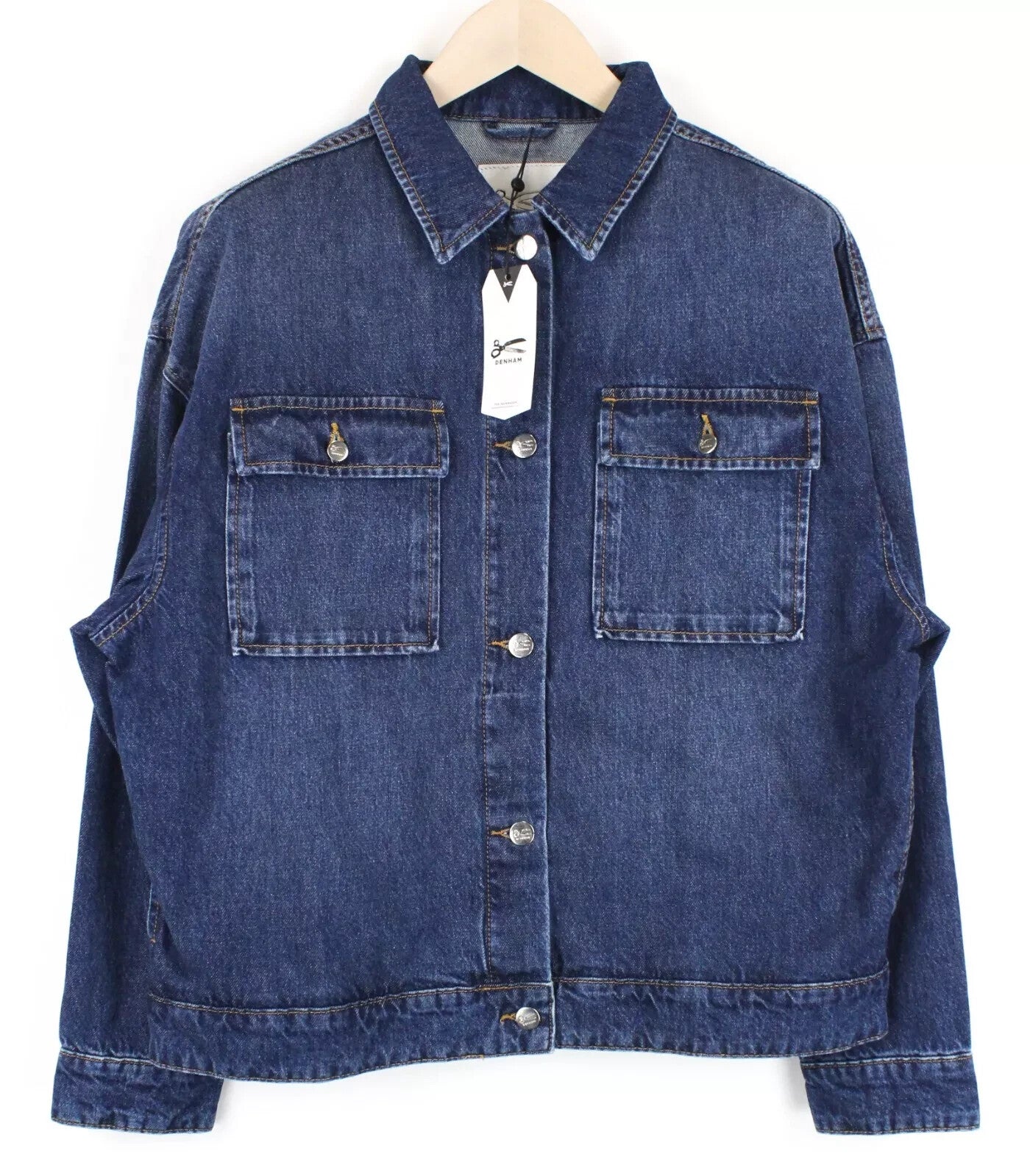 DENHAM Century Trucker moteriškas švarkas S grynos medvilnės džinso mėlynos spalvos su siuvinėtu logotipu 