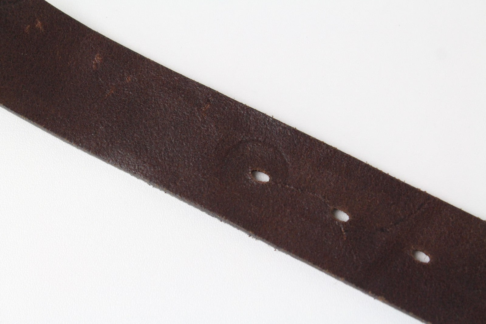 REPLAY vyriškas diržas 100 cm rudas karvės odos sagtis su raštuota metaline užsegimu 