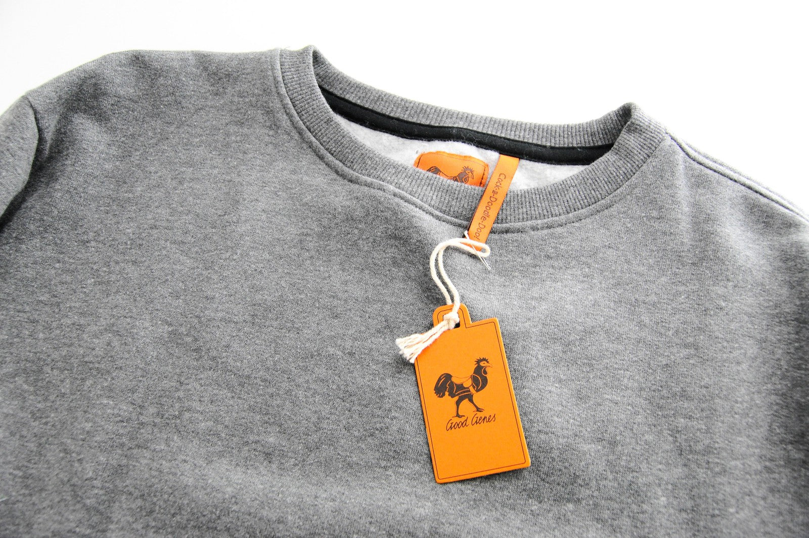 „GOOD GENES“ pilkas medvilnės mišinio vyriškas džemperis ilgomis rankovėmis su logotipu ir L dydžio megztinis 