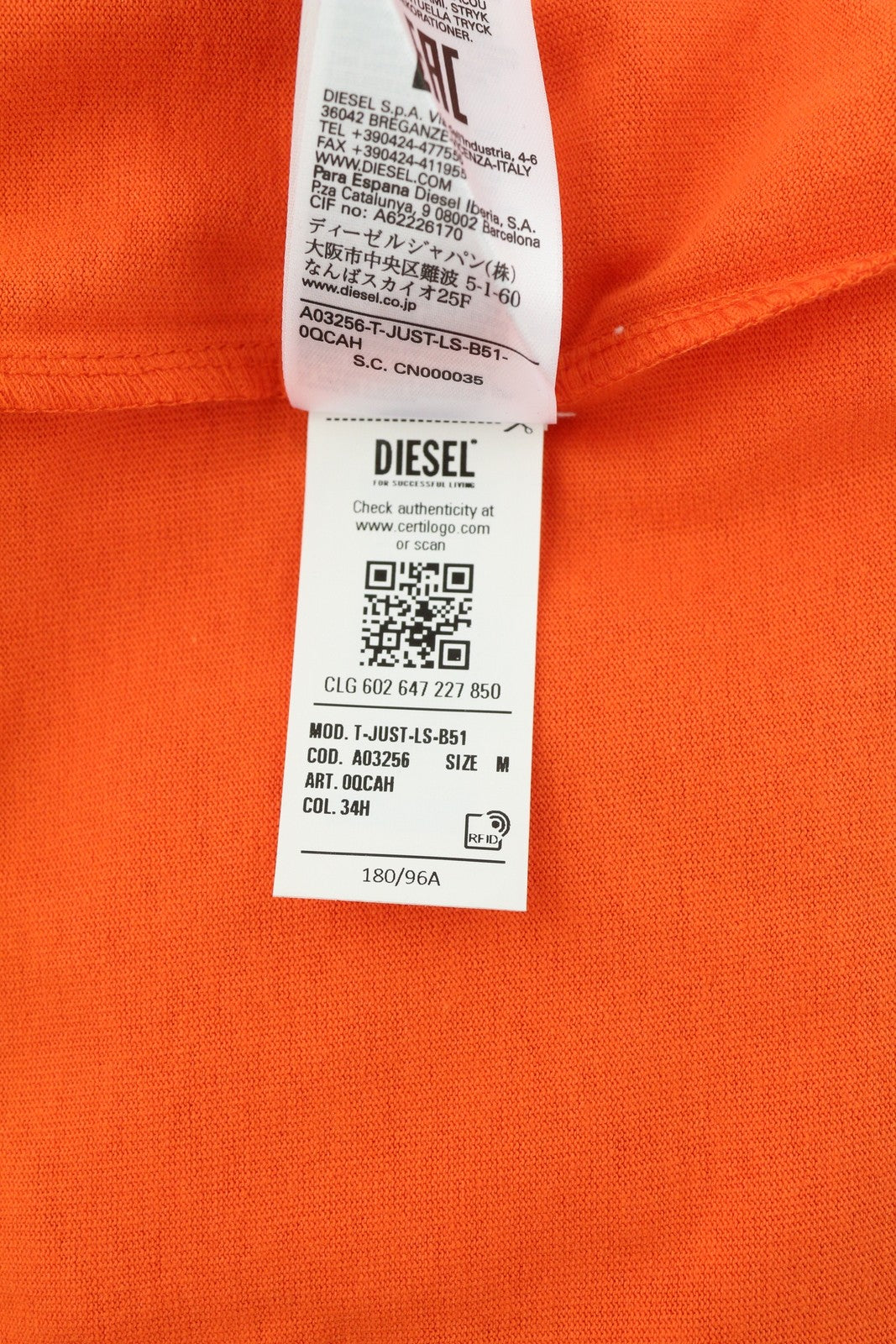 DIESEL T-Just-LS-B51 vyriški marškinėliai M, oranžiniai, apvalia apykakle, ilgomis rankovėmis, medvilniniai. Rekomenduojama kaina – 80 €. 