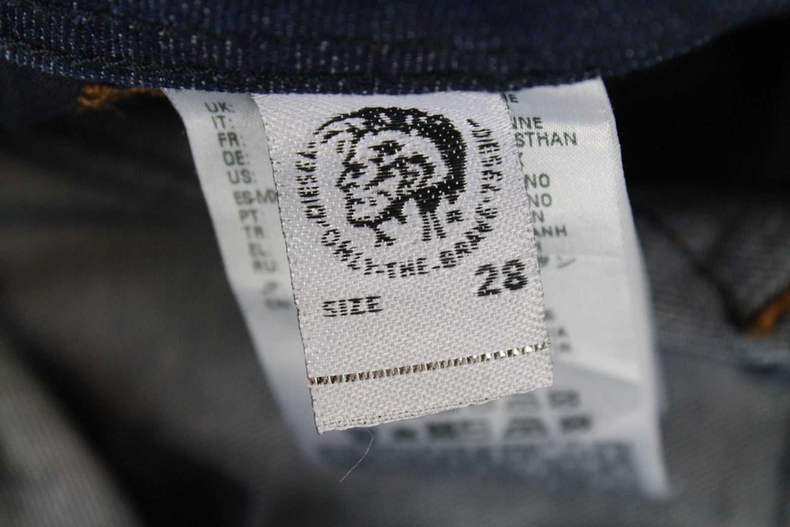 DIESEL Waykee R7NA8 Men's Jeans W28/L30 Blue Cotton Stretch Ripped Straight Fit