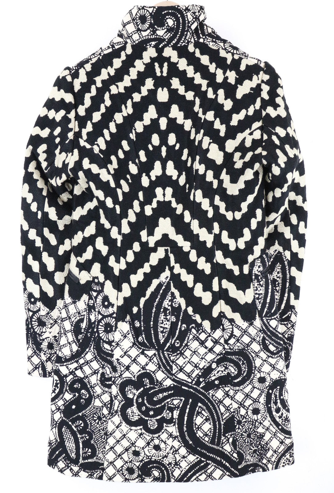 DESIGUAL Kytzia moteriškas paltas, 38 cm, raštuotas, pilkas, vieneilis, su pamušalu. 