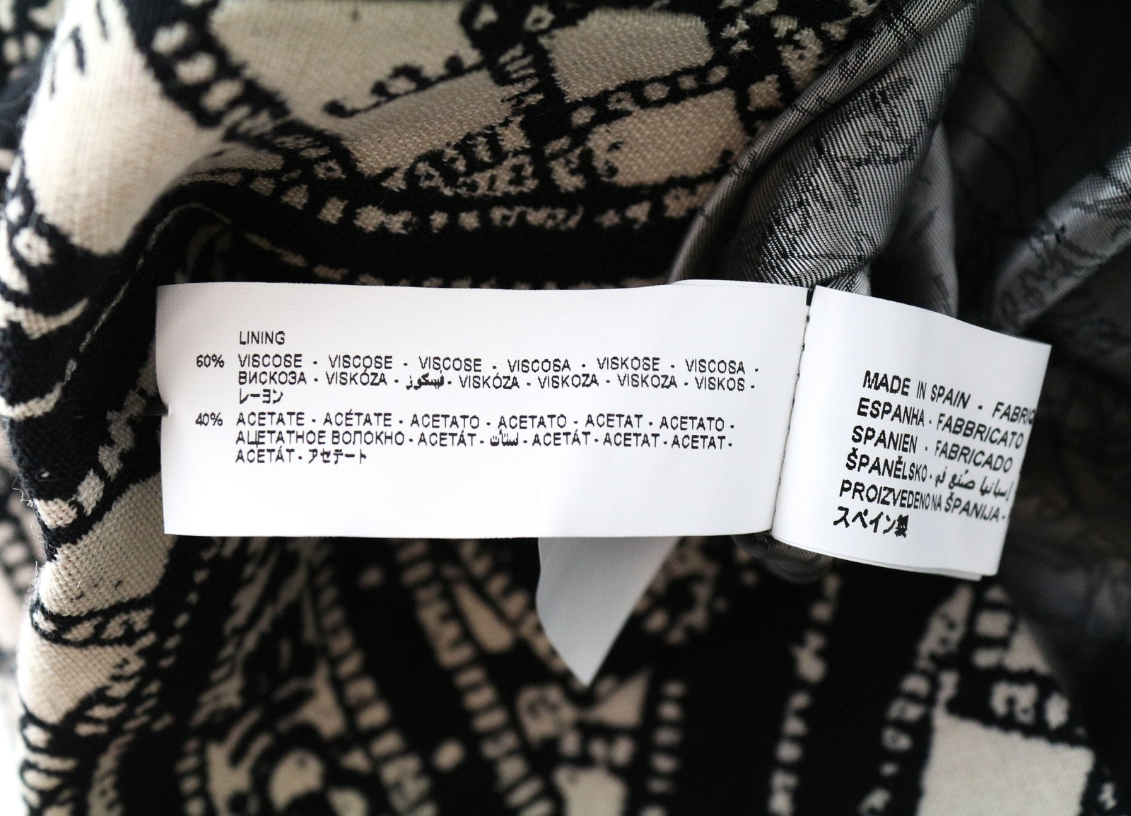 DESIGUAL Kytzia moteriškas paltas, 38 cm, raštuotas, pilkas, vieneilis, su pamušalu. 