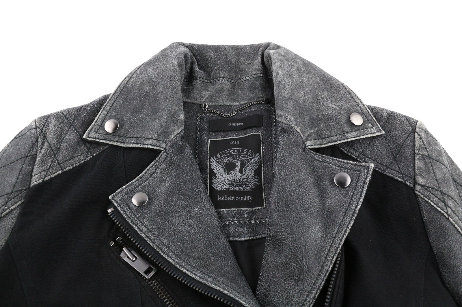 DIESEL L-Dada-A moteriška striukė S, juoda, asimetriška iš skalbtos ožkos odos, rekomenduojama kaina – 410 € 